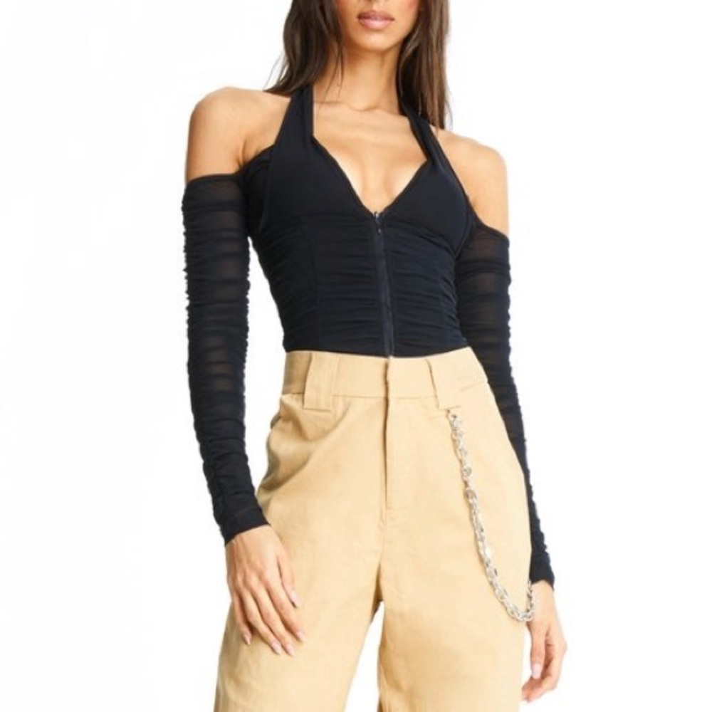 CUTE BLACK HALTER/ LONG SLEEVE